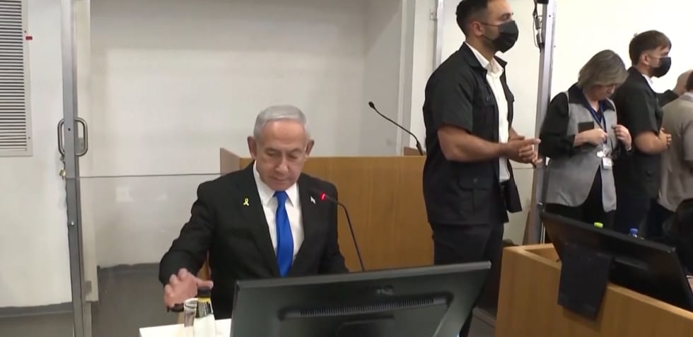 ماهى طبخة انقاذ نتياهوا من السجن ... بين الرئيسين الإسرائيلي والامريكى... 