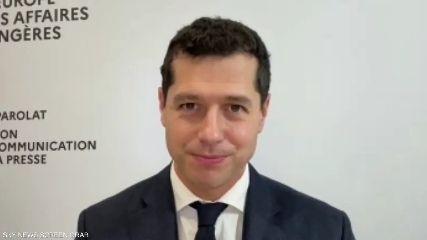 المتحدث باسم الخارجيه الفرنسيه باريس على إيجاد" ِصيغه دوليه"   للإعتراف بدولة فلسطينيه...