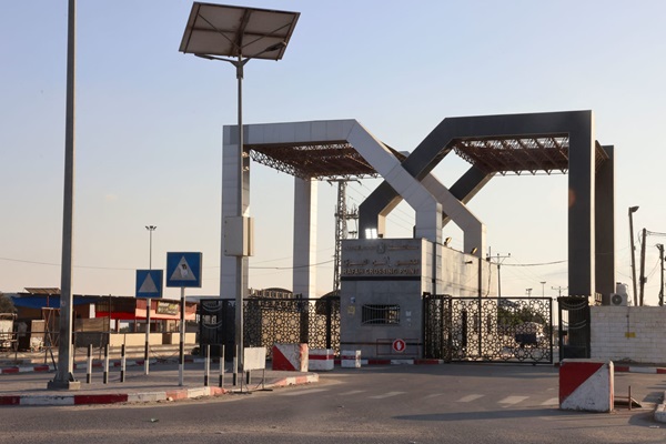 اسرائيل تطلب من مصر فتح معبر رفح لتهجير الفلسطينين 