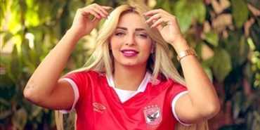 مي حلمي توجه رسالة عنيفة لزوجات النجوم المستبعدين من منتخب مصر