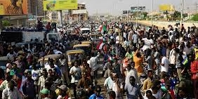 كثيرون فقدوا مصدر رزقهم.. كيف يتعامل السودانيون مع وقف خدمات الإنترنت منذ انقلاب البرهان؟