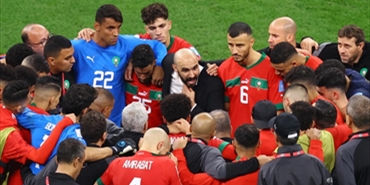 ملك المغرب يهاتف وليد الركراكي بعد مباراة فرنسا.. 