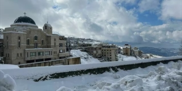 العاصفة الثلجية الأقوى على لبنان منذ أعوام... وموعد انحسارها.. صور