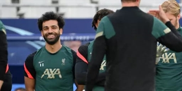 محمد صلاح يزين غلاف "فرانس فوتبول" 