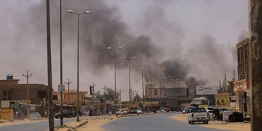 الجيش السوداني يوافق على “هدنة العيد” بعد نهار أول شهد اشتباكات عنيفة..