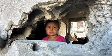 عدوان الاحتلال الاسرائيلي وحصاره المستمر تهدد حياة الأطفال في قطاع غزة