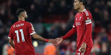 فيرجل فان قائد ليفربول  محمد صلاح  على مقاعد البدلاء وصلاح لم يقصر...