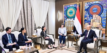 بريطانيا نرحب بجميع الجهود الراميه إلي خفض التصعيد باليمن وستبقى اللملكة المتحده ملتزمه بدعم الحكومه اليمنيه 