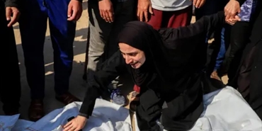 "قلب أم واحدة يحتضن جثامين تسعة أطفال... أيُّ قهرٍ هذا فى قطاع غزه؟"