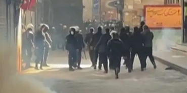 لليوم الثانى عشر الاحتجاجات مستمره فى ايران بسبب الاوضاع الاقتصادية....